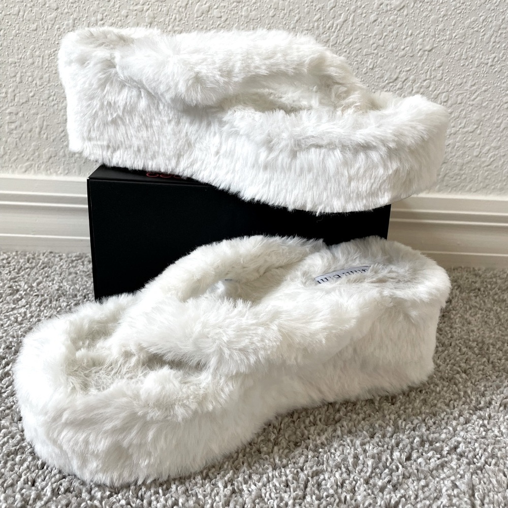 Gianni Bini Platform Fuzzy Slippers